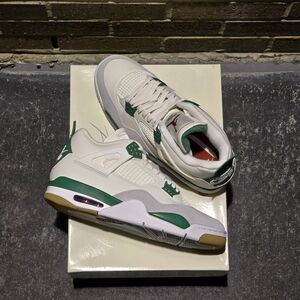 Jordan 4 Retro SB Pine Green